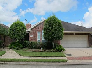 410 Pine Creek Dr, Friendswood, TX 77546