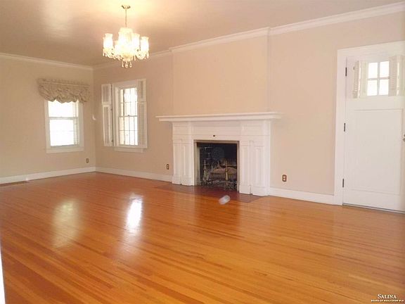 4th image of 9 Crestview Dr