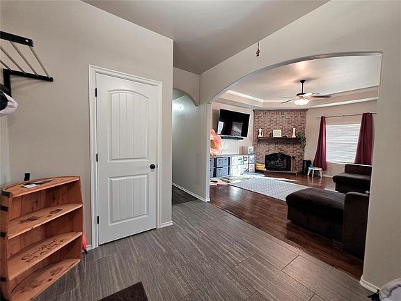 4th image of 4040 Lonetree Dr