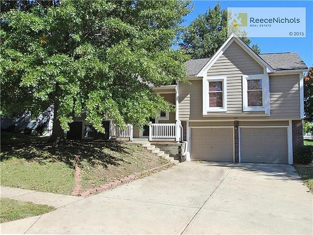 Move In Ready 3 Bedrooms 3 Full Baths!