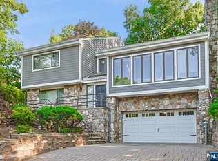 570 Grandview Ter, Leonia, NJ 07605