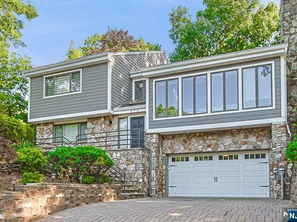 570 Grandview Ter, Leonia, NJ 07605