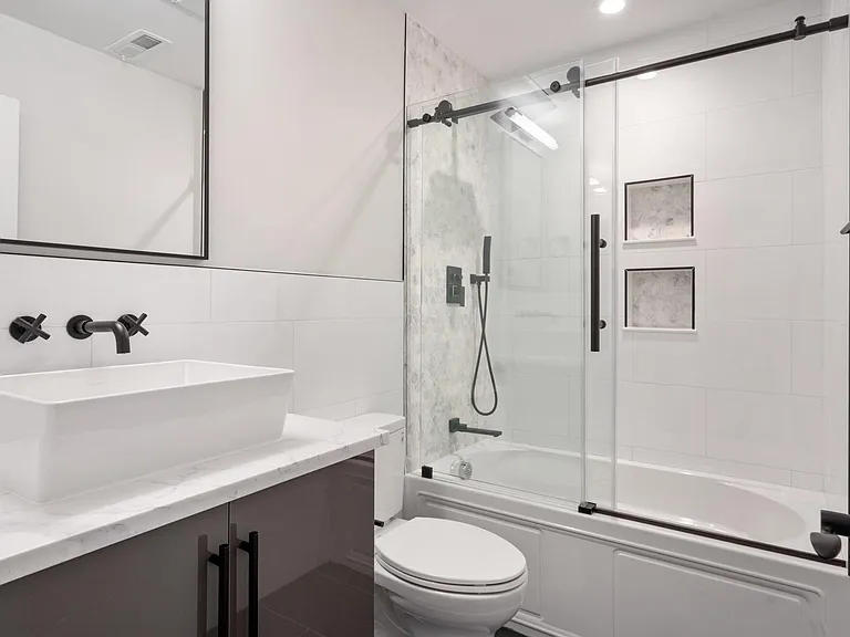 142 Pleasant St #3 — Photo 4