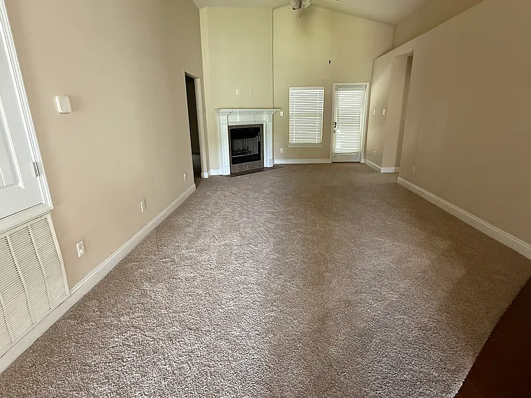 2273 Farrington Loop W — Photo 2