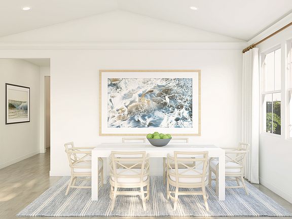 Cozy dining area with crown moulding