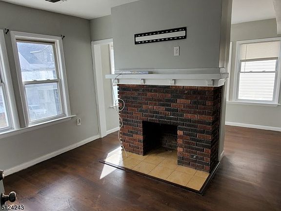 2nd image of 23 Leo Pl Floor 2