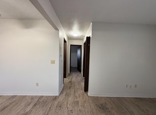 2715 W Willow St APT 2, Lansing, MI 48917