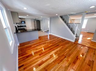 42 Everett St, Woburn, MA 01801