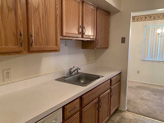 4th image of 205 Cherry Hill Dr #205
