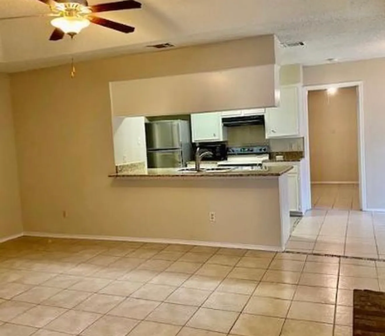 3 bed, 1191 sqft, $1,600 — Photo 1