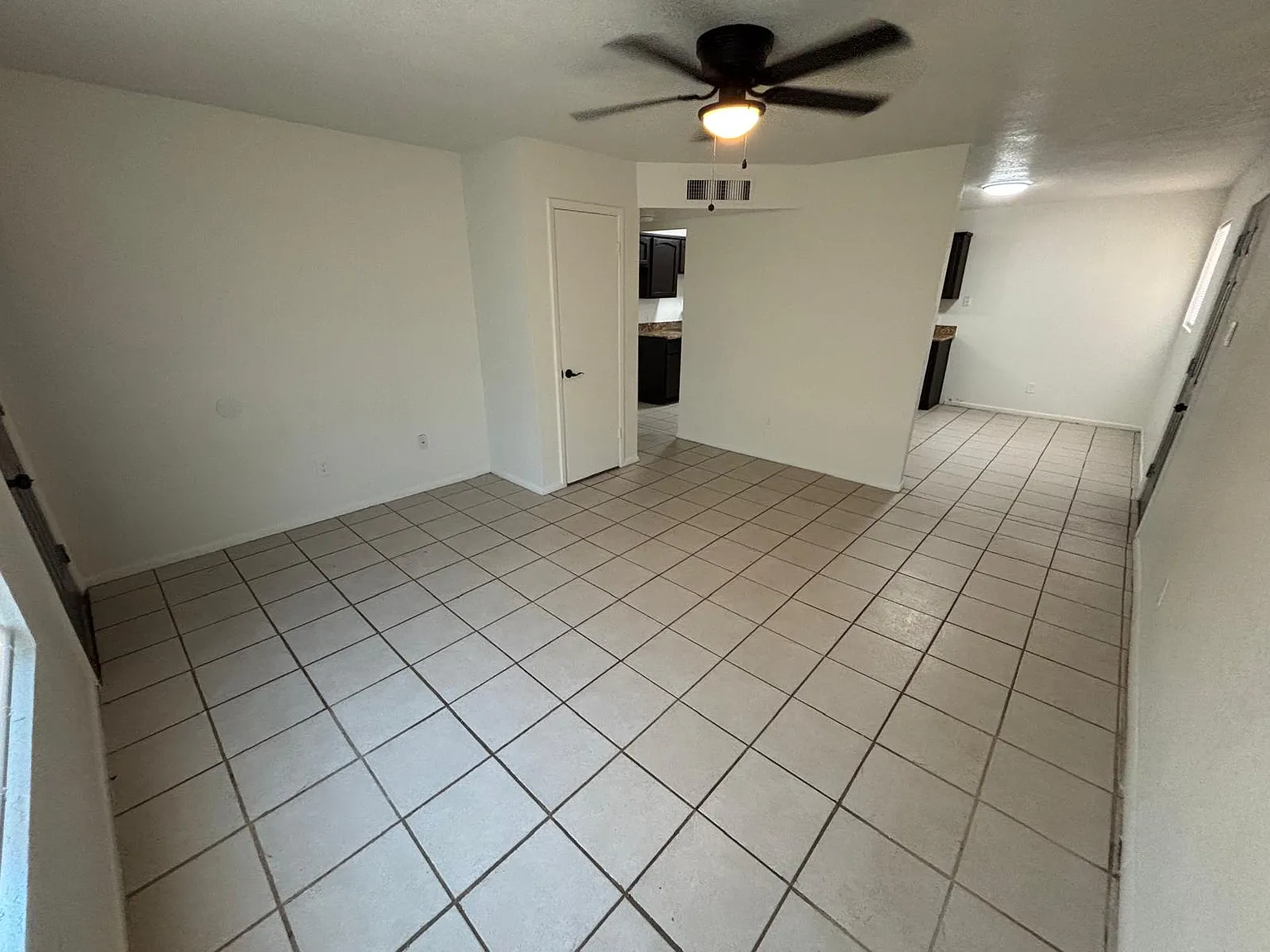 3 bed, 1.5 bath, 1008 sqft, $1,400 — Photo 4