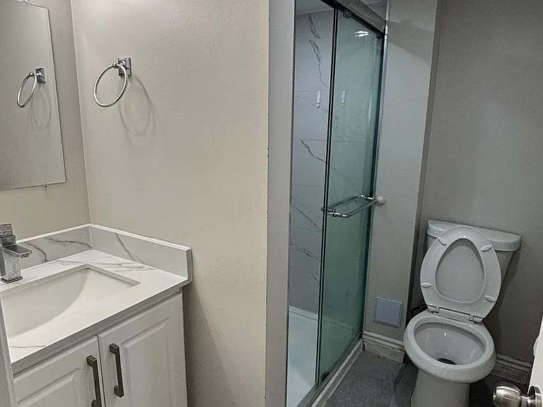 44 Endeavour Dr #BASEMENT — Photo 3