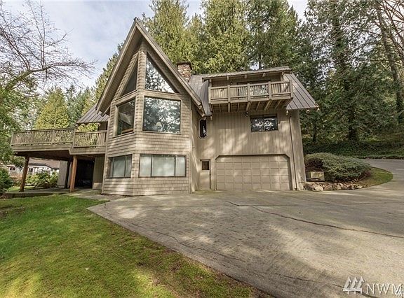 2nd image of 25009 SE Mirrormont Dr