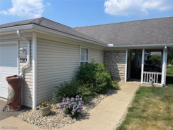 4th image of 1104 Chatham Dr