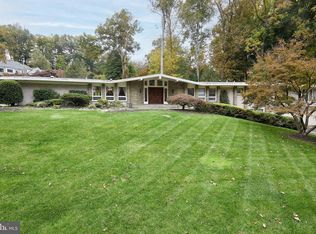 7220 Selkirk Dr, Bethesda, MD 20817