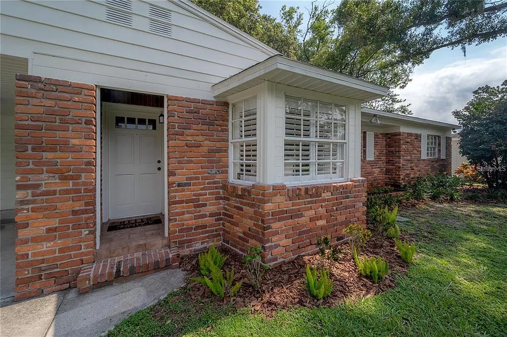 3 bed, 2.0 bath, 1488 sqft, $2,300 — Photo 4
