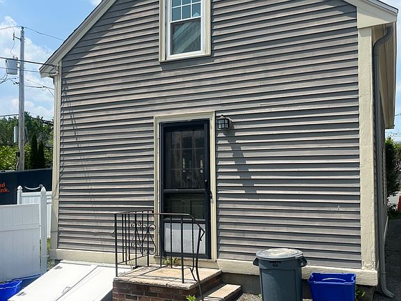 3rd image of 13 Lovett St #13