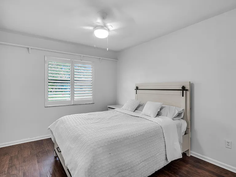 1532 Primrose Ln — Photo 19
