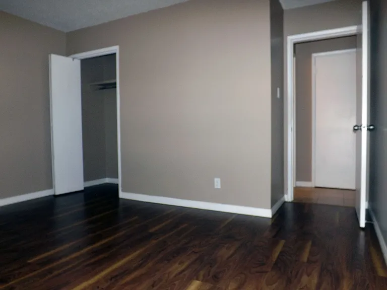 10735 103rd St NW — Photo 4