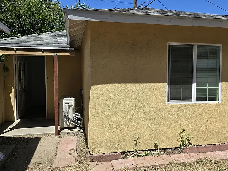 2529 W Flower Ave #A — Photo 15
