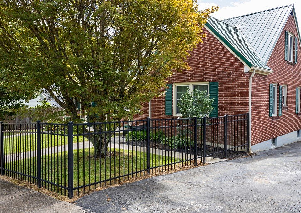 405 W Center St, Galax, VA 24333 Zillow