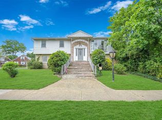 172 Roberta St, Valley Stream, NY 11580