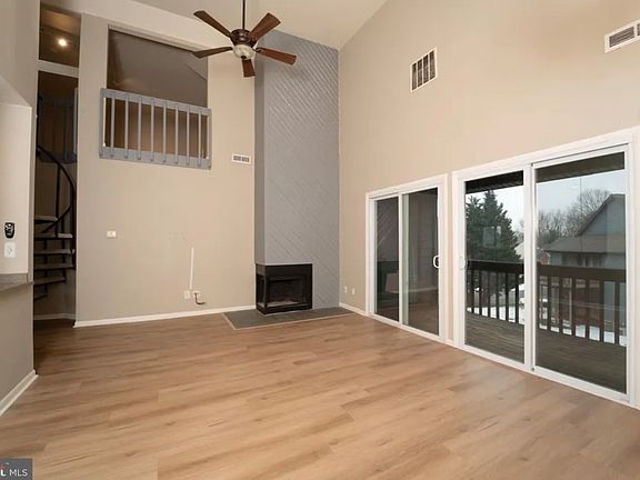 4th image of 40 Foxtail Ct