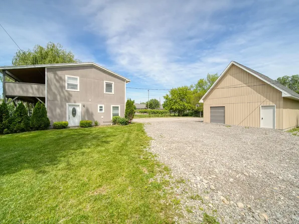 916 Oak St, Adrian, MI 49221