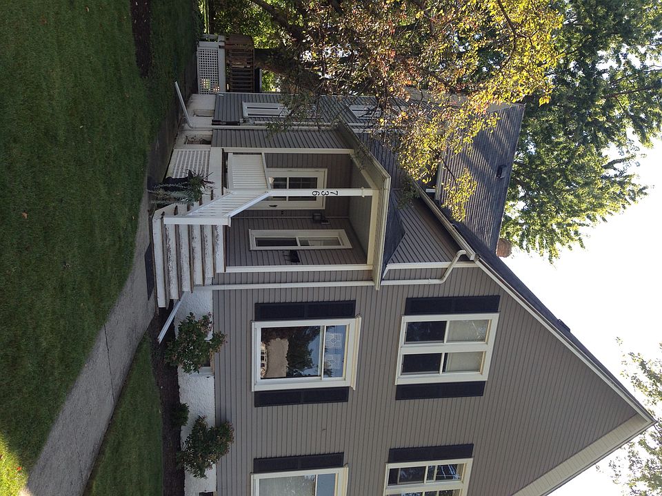 Charming Front Entry