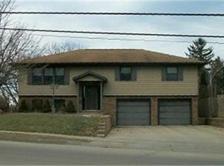 2381 Carter Rd, Dubuque, IA 52001