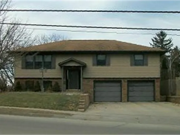2381 Carter Rd, Dubuque, IA 52001