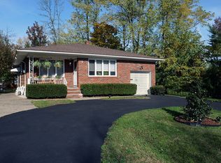 12 Holly Rd, Iselin, NJ 08830