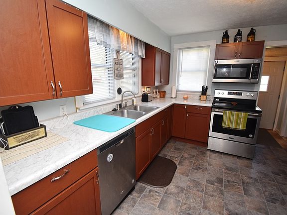 2nd image of 500 Catterlin St