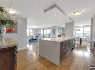 555 North Ave APT 17E, Fort Lee, NJ