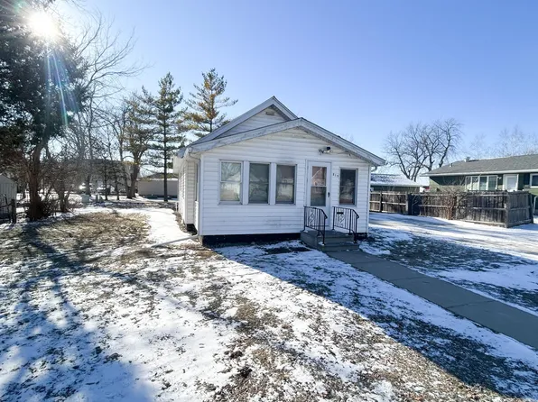 819 11th St, Worthington, MN 56187