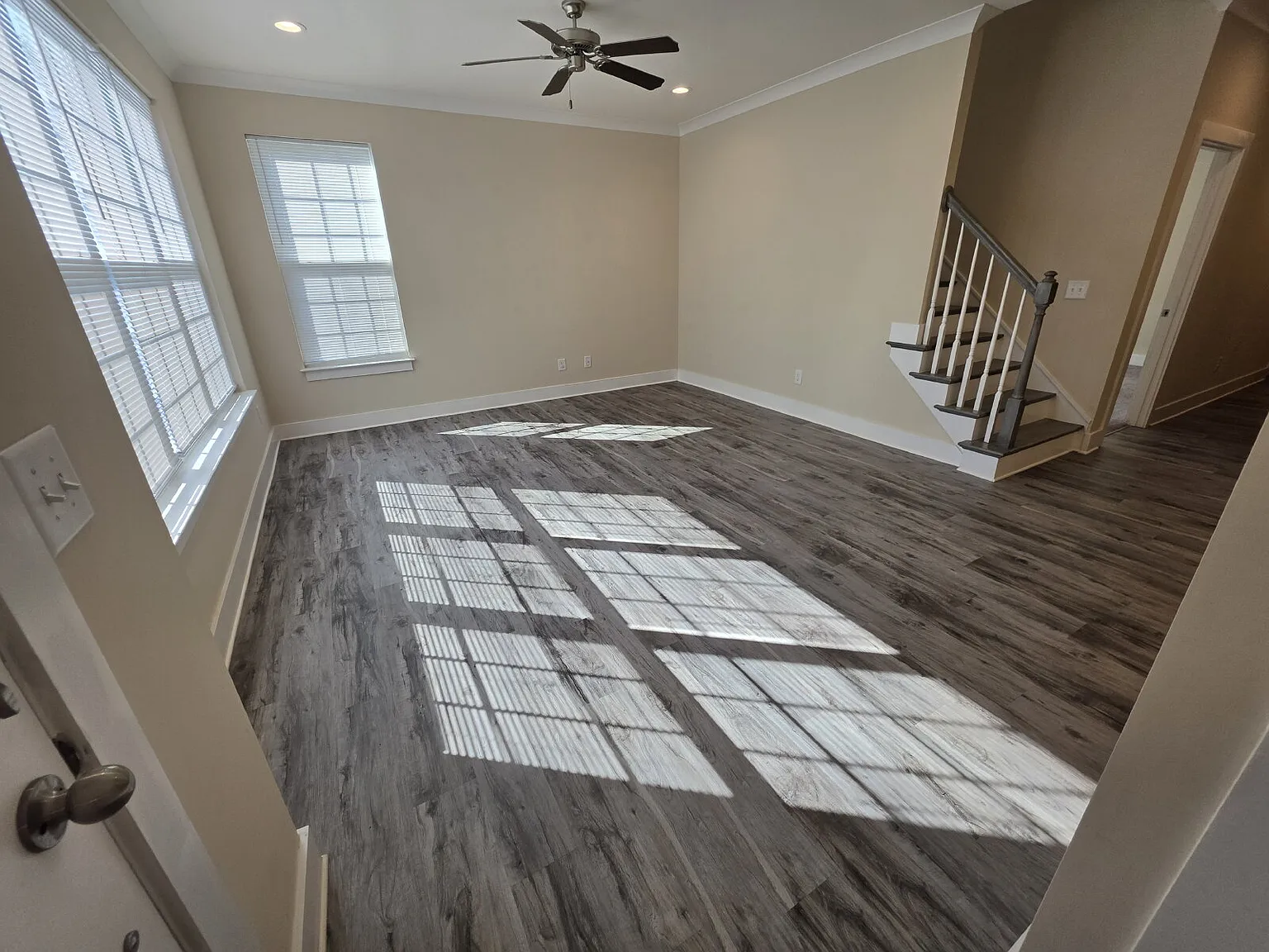 3 bed, 2.5 bath, 1890 sqft, $2,250 — Photo 2