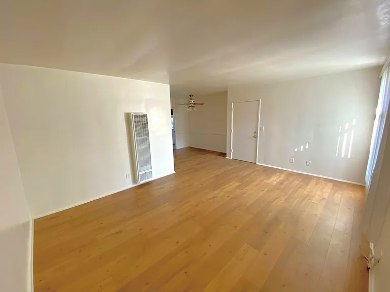 1443 Rock Glen Ave #208 — Photo 2