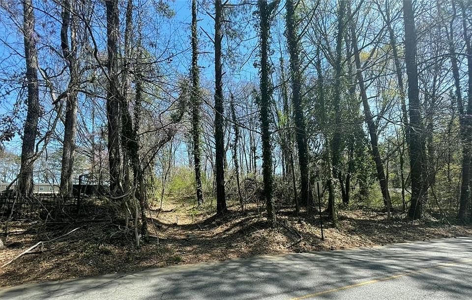 2nd image of 400 Brownlee Rd SW #12