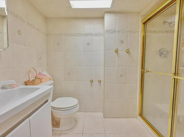 954 81st Street image 16 of 20