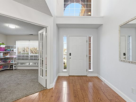 2nd image of 4925 Sunset Ridge Dr