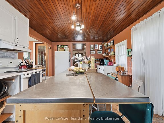 5th image of 43882 Winthrop Rd