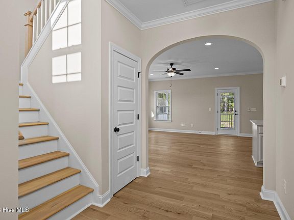 2nd image of 819 Lendy Drive