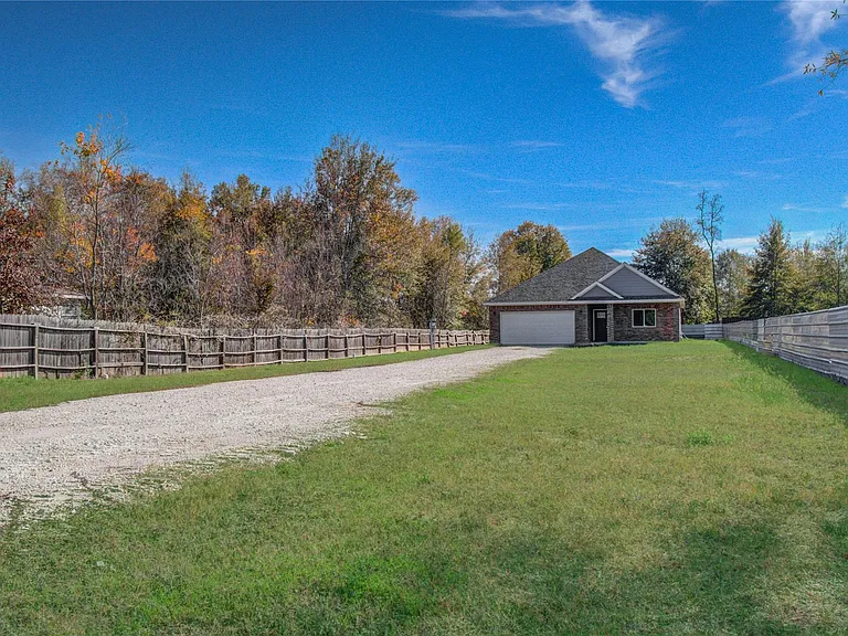 898 Road 3556 — Photo 36