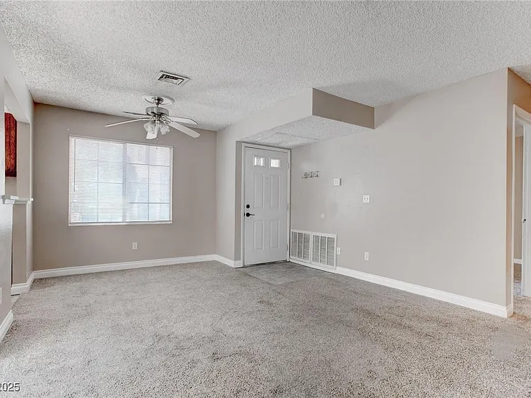 4860 Nara Vista Way — Photo 8