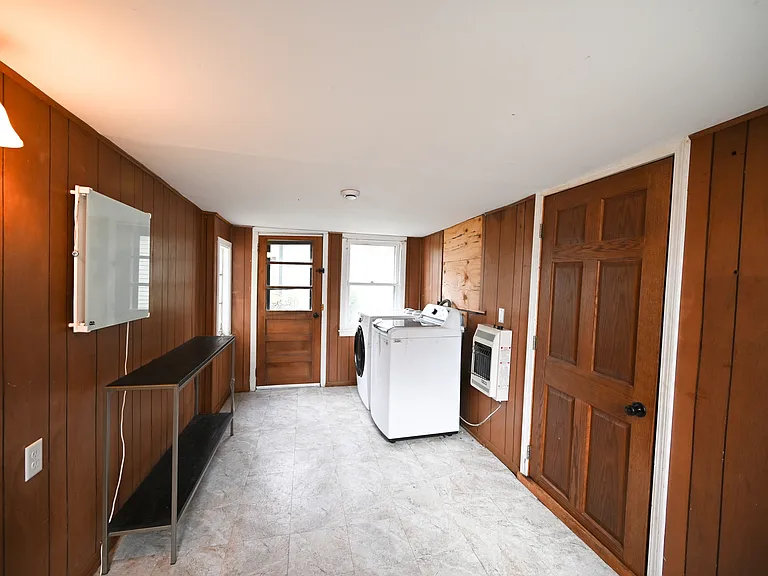 219 S 7th St — Photo 20