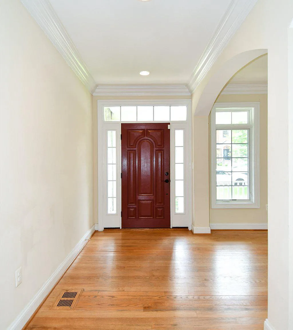 5 bed, 4.5 bath, 5556 sqft, $7,600 — Photo 4