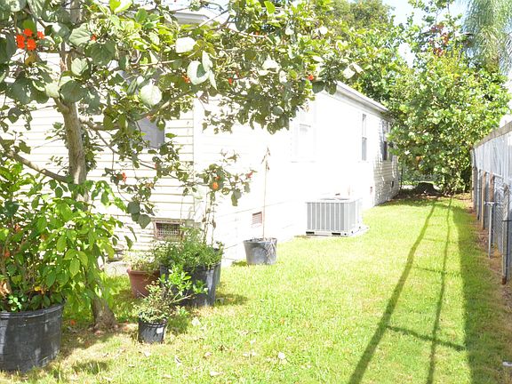 4th image of 220 NE 12th Ave Lot 153