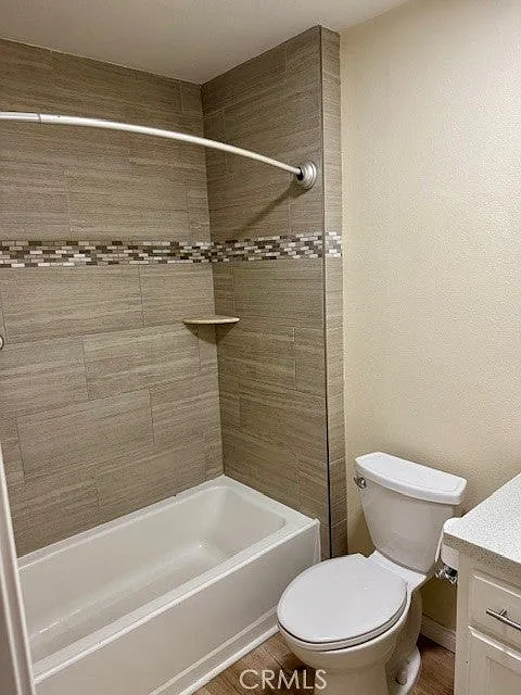 3 bed, 1100 sqft, $3,195 — Photo 4