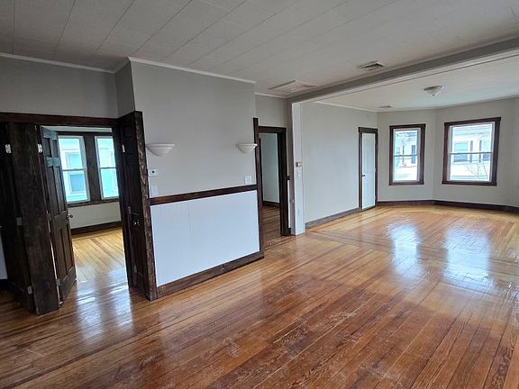 2nd image of 219 Whitman St #3