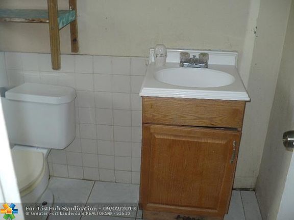 3rd image of 873 SW 10th Dr